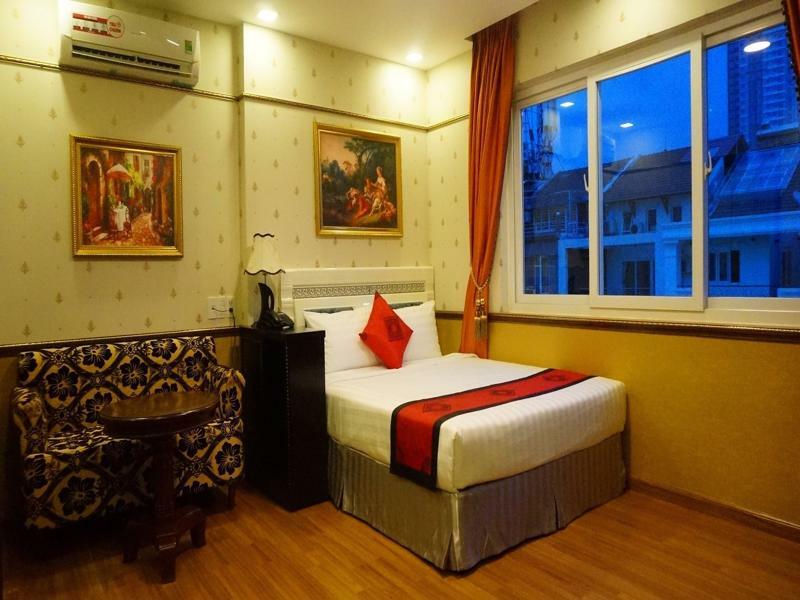 Emerald Khách sạn 3*